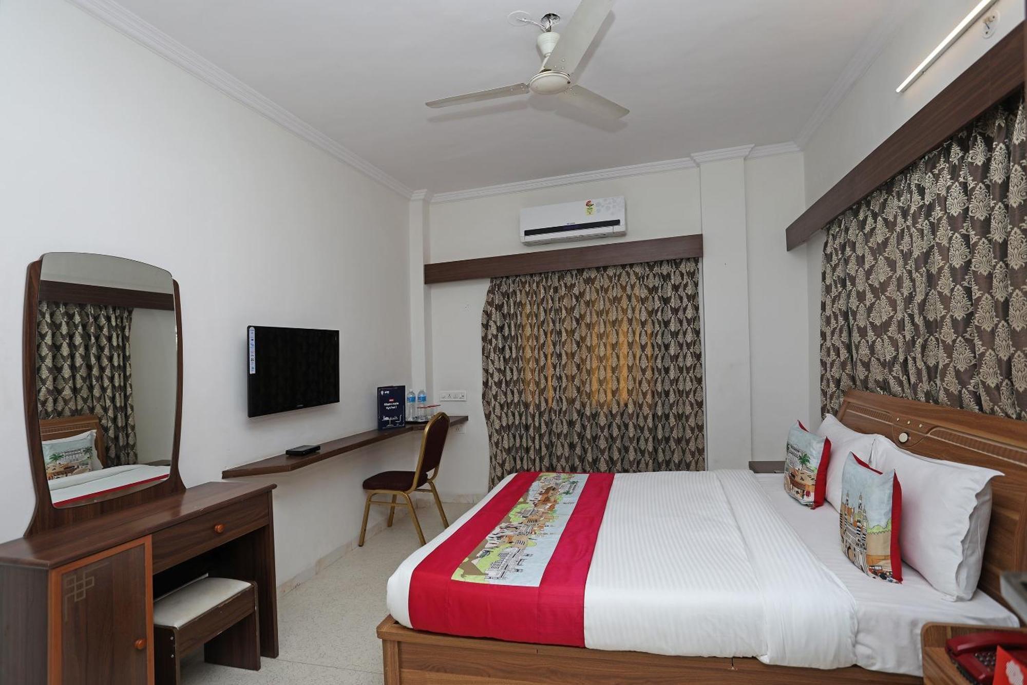 OYO 10671 Hotel Sai Prem Nashik Exterior foto